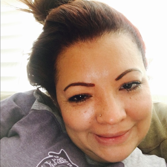 Meet your Posher, Isabel - Picture 1 of 1